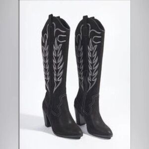 Black cowboy boots